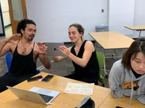 Students working and innovating together 