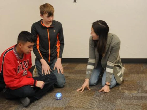 Students working and innovating together 