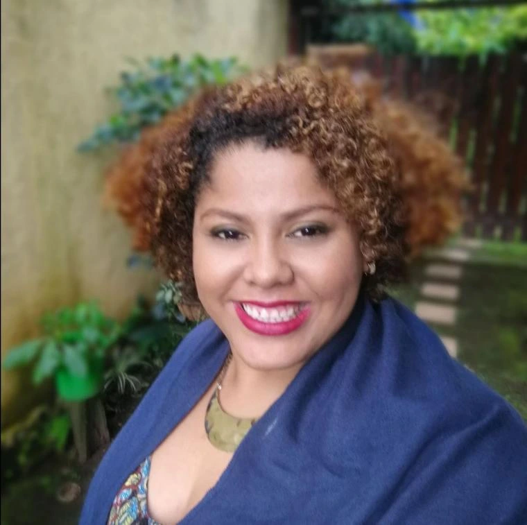 Veronica Oguilve