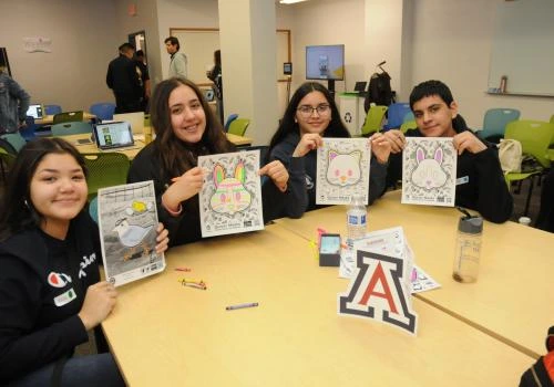 Students working and innovating together 